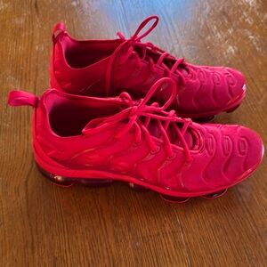 All Red Nike Vapor Max Plus size 11 1/2